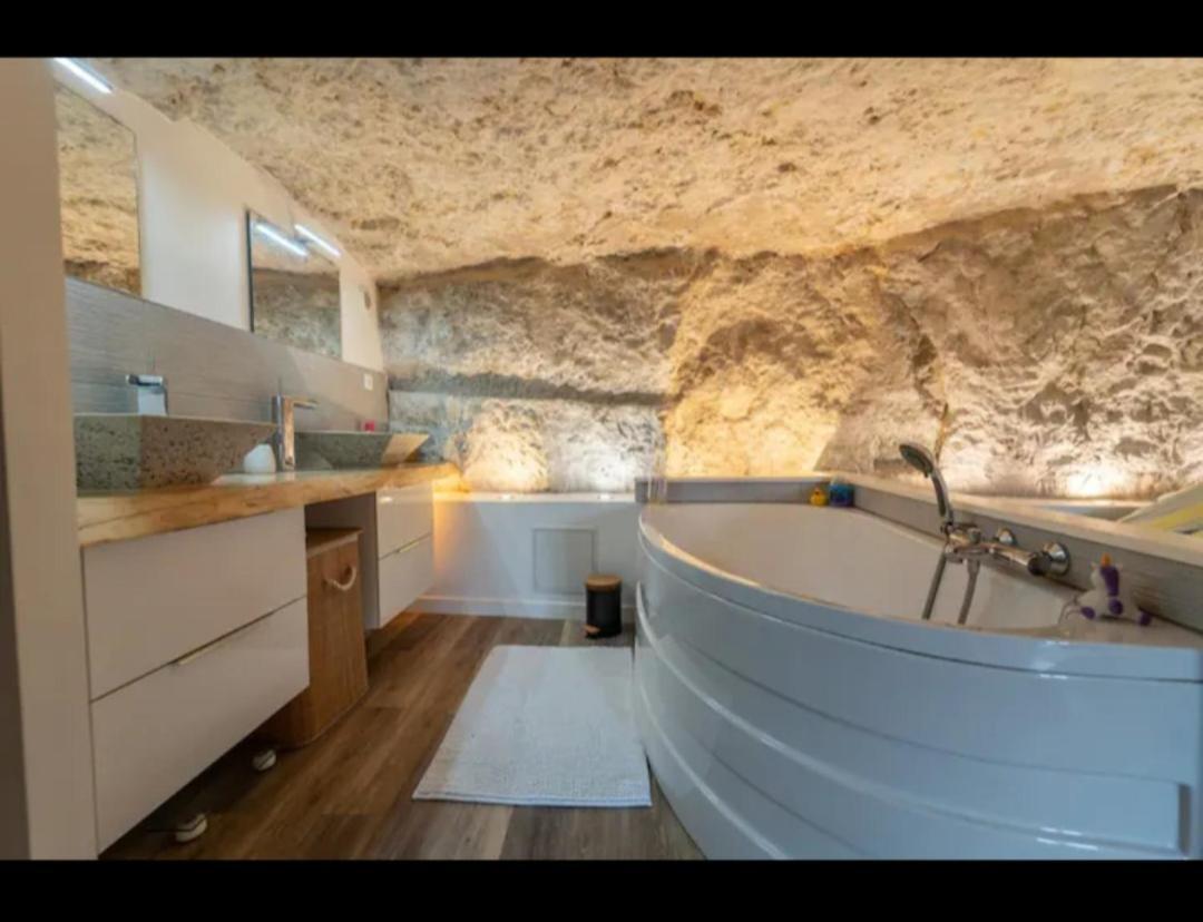 Maison Troglodyte Поатие Екстериор снимка